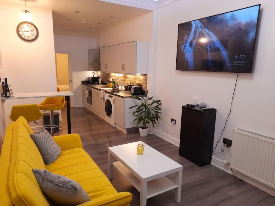 Modern Flat Near City Centre. Apartamento Edimburgo Exterior foto